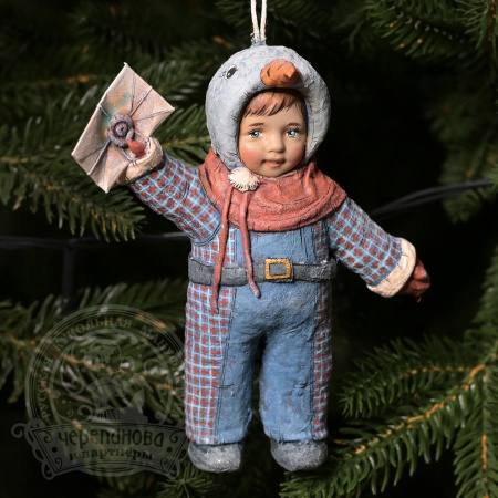 Сашенька в костюме снеговика, елочная игрушка кукольной мануфактуры Ирины Черепановой
