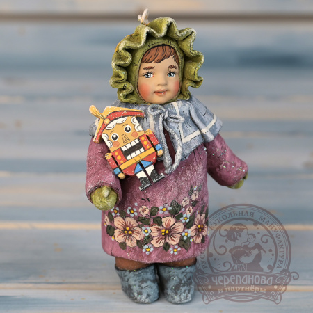 Софьюшка с щелкунчиком, елочная игрушка кукольной мануфактуры Ирины Черепановой