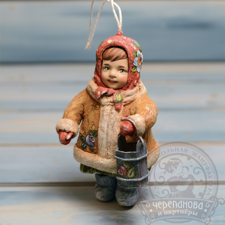 Тасенька с ведерком, ватная елочная игрушка кукольной мануфактуры Ирины Черепановой