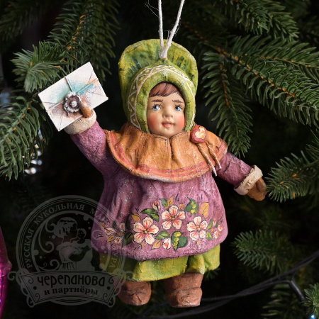 Настенька с письмом, игрушка на елку кукольной мануфактуры Ирины Черепановой