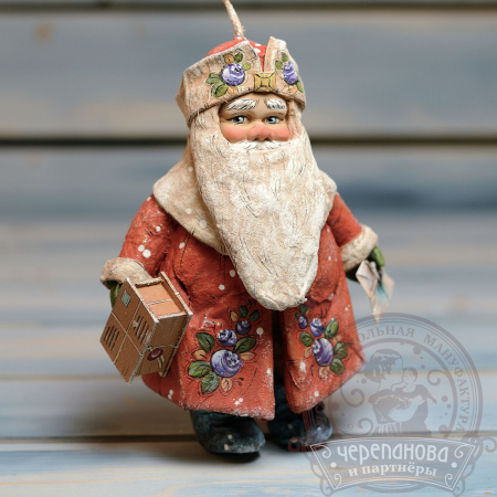 Дед Мороз с посылкой, ватная игрушка на елку кукольной мануфактуры Ирины Черепановой