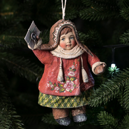 Инга с письмом, игрушка на елку из ваты кукольной мануфактуры Ирины Черепановой
