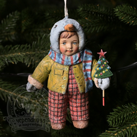 Павлуша в костюме снеговика, ватная игрушка кукольной мануфактуры Ирины Черепановой